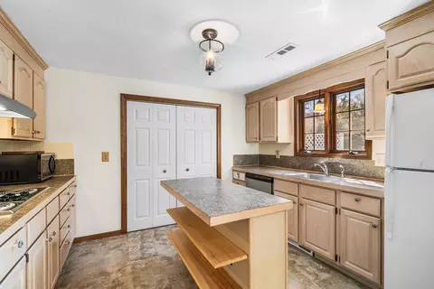 15 Pine Valley Rd, Hyannis, MA 02601 photo 11