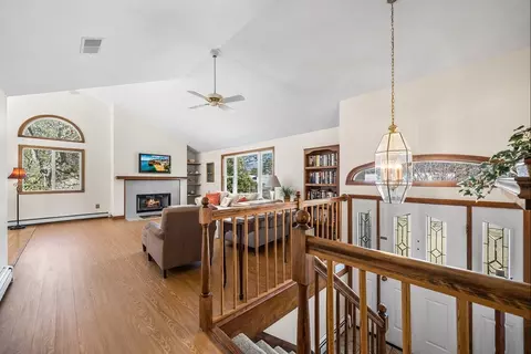 15 Pine Valley Rd, Hyannis, MA 02601 photo 2