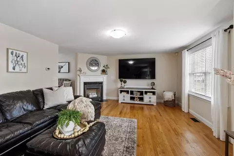 263 Forest St, Methuen, MA 01844 photo 4