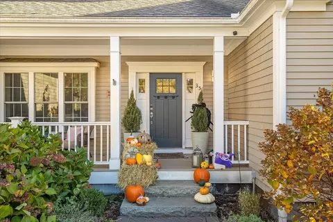 35 Spinnaker Dr W, Mashpee, MA 02649 photo 2