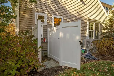 35 Spinnaker Dr W, Mashpee, MA 02649 photo 4