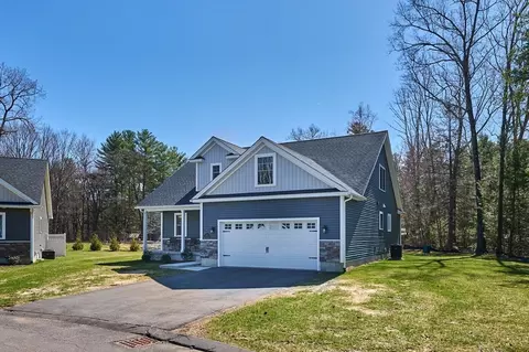 16 Steplar Xing #16, Easthampton, MA 01027