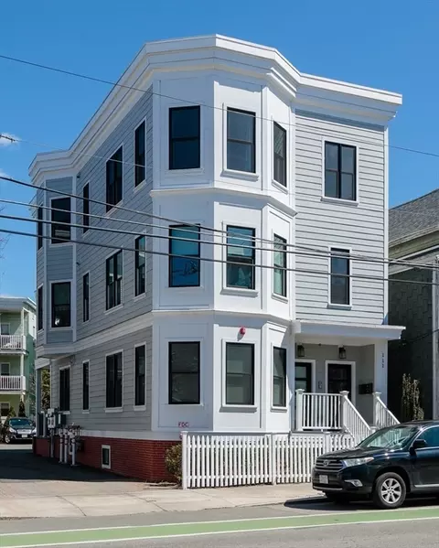 111 Beacon St #C, Somerville, MA 02143