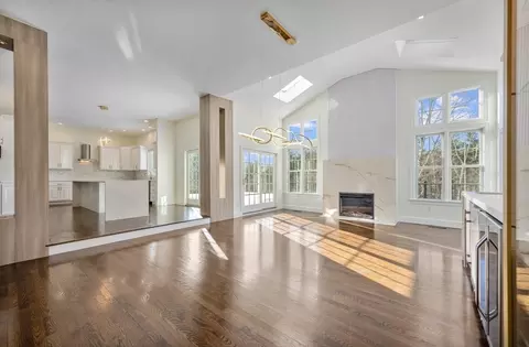 Living - 25 Collins Rd, Berlin, MA 01503 photo 2 of 8