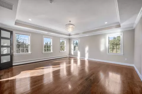 Living - 25 Collins Rd, Berlin, MA 01503 photo 6 of 8