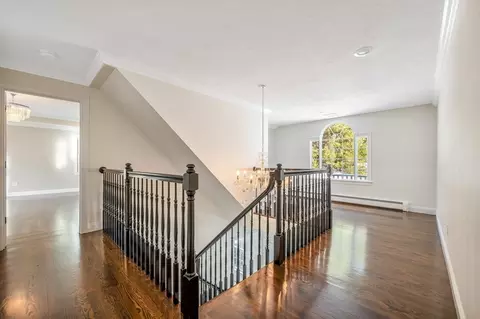 Entry Way - 25 Collins Rd, Berlin, MA 01503 photo 2 of 2