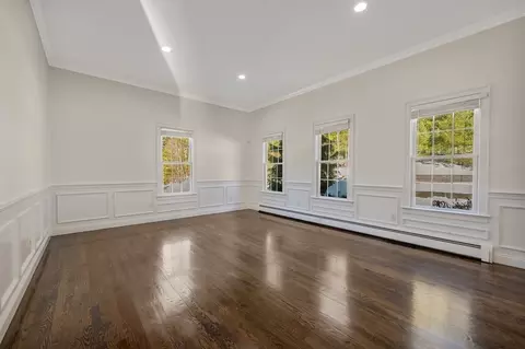 Living - 25 Collins Rd, Berlin, MA 01503 photo 4 of 8
