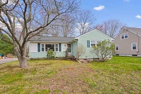 80 Crescent Ave, North Attleboro, MA 02760