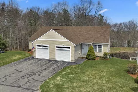 156 Hillside Village Dr #156, West Boylston, MA 01583