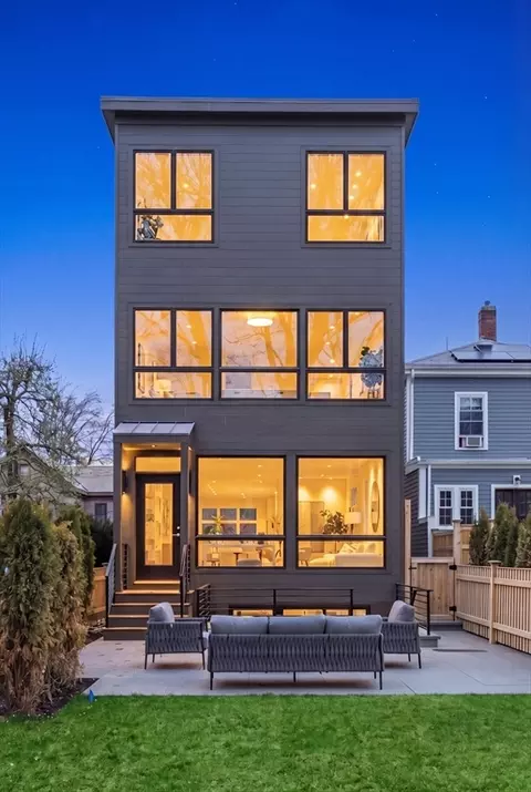 38 Hubbard Ave, Cambridge, MA 02140