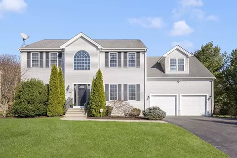 15 Willow Creek Dr, Attleboro, MA 02703