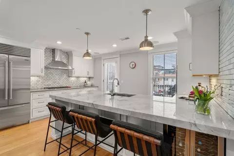 893 E Second St #9, Boston, MA 02127
