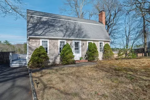 30 Huntington Rd, Plymouth, MA 02360