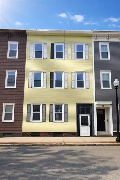 92 Bunker Hill St, Charlestown, MA 02129