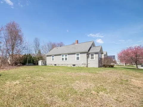 25 Dixfield Rd, Worcester, MA 01606 photo 24
