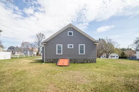 25 Dixfield Rd, Worcester, MA 01606 photo 22