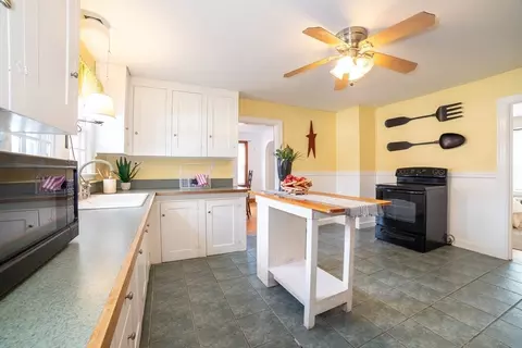 25 Dixfield Rd, Worcester, MA 01606 photo 10