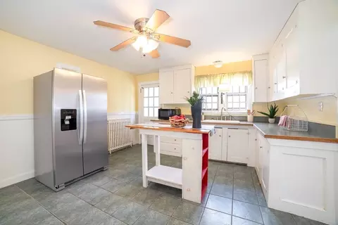 25 Dixfield Rd, Worcester, MA 01606 photo 11