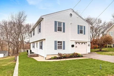 35 Ravenna Ave, Salem, MA 01970