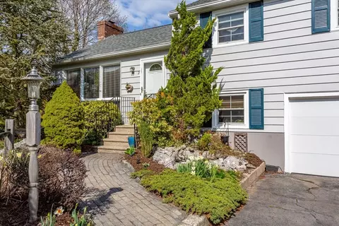 2 Meadow Brook Rd, Raynham, MA 02767 photo 2