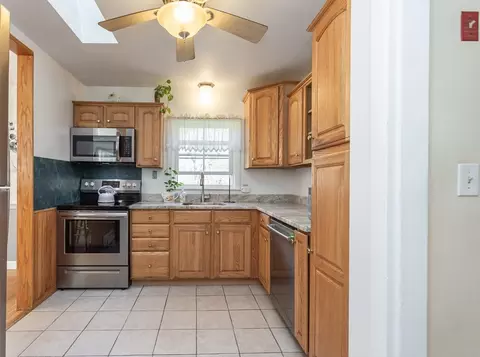 2 Meadow Brook Rd, Raynham, MA 02767 photo 11