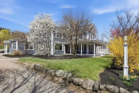 33 Blake Cir, Marlborough, MA 01752