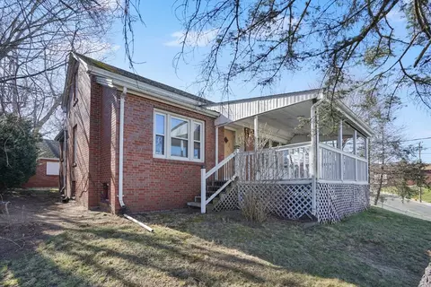 195 Grattan St, Chicopee, MA 01020 photo 4