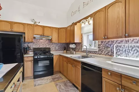 49 West St, Chicopee, MA 01013 photo 21