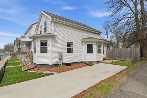 49 West St, Chicopee, MA 01013 photo 3
