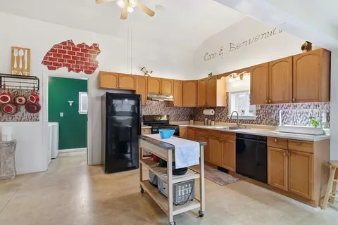 49 West St, Chicopee, MA 01013 photo 20