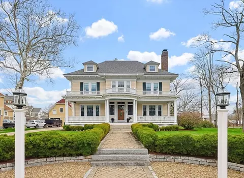 69 Rumford Ave, Mansfield, MA 02048