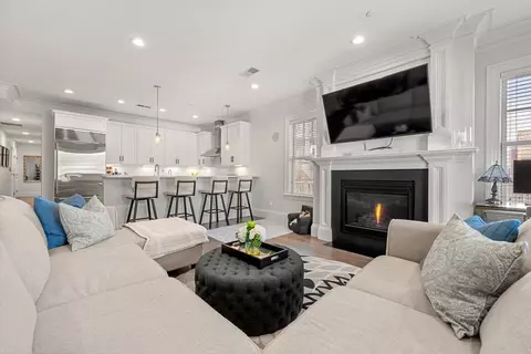 844 E 4th St #3, Boston, MA 02127