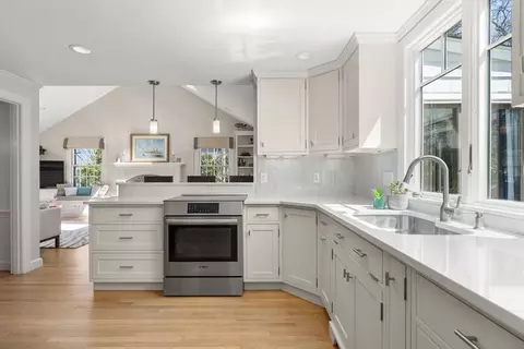 30 Ivy Rd, Wellesley, MA 02482 photo 5