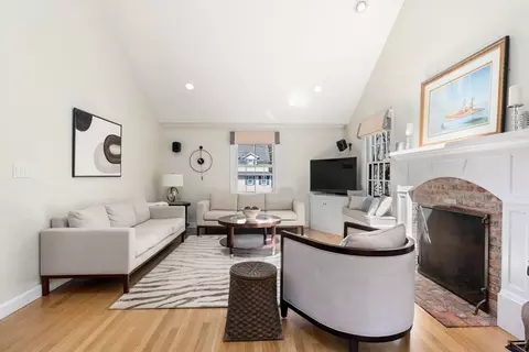 30 Ivy Rd, Wellesley, MA 02482 photo 4