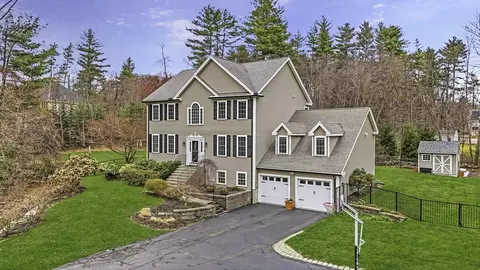 12 W Elm St, Hopkinton, MA 01748