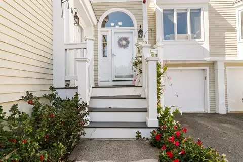 15 Abington Rd #15, Danvers, MA 01923