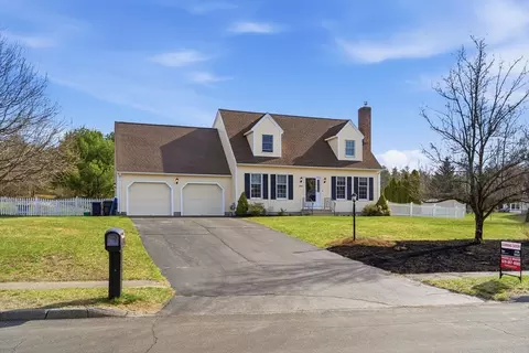 189 General Hobbs Rd, Jefferson, MA 01522