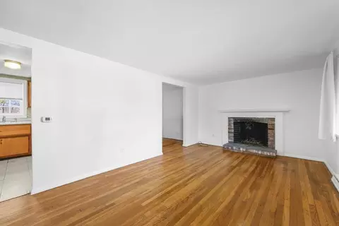 Living - 22 Longfellow Dr, Centerville, MA 02632 photo 1 of 4