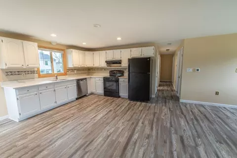 6 Marilyn Dr, Webster, MA 01570 photo 8