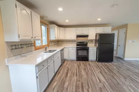 6 Marilyn Dr, Webster, MA 01570 photo 4