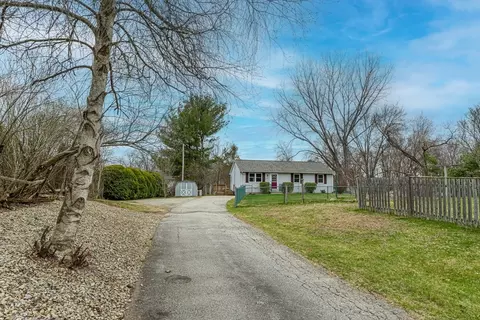 6 Marilyn Dr, Webster, MA 01570 photo 2
