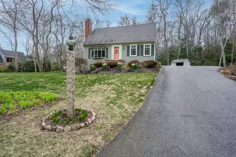 49 Great Hill Dr, Barnstable, MA 02668