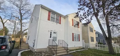 289 Morton St, Springfield, MA 01119 photo 3