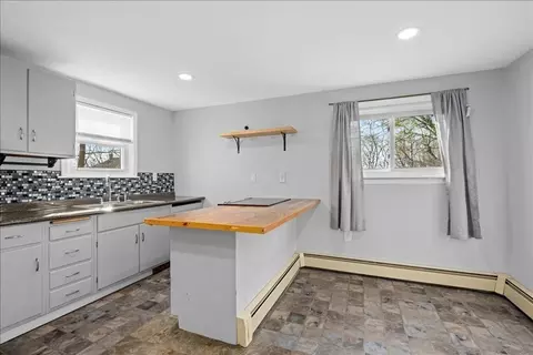 12 New St, Webster, MA 01570 photo 5