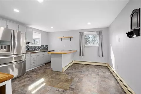 12 New St, Webster, MA 01570 photo 3