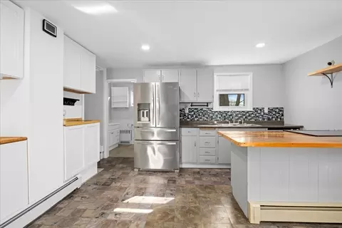 12 New St, Webster, MA 01570 photo 4