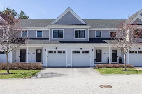 26 Southfield Ln #26, Sherborn, MA 01770