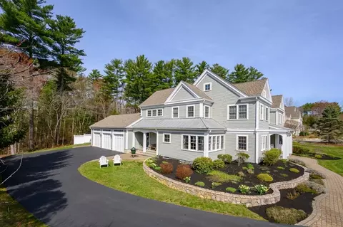 15 Saddle Ln, Hanover, MA 02339