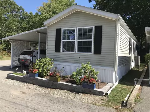 3 Nob Hill Rd, Weymouth, MA 02189