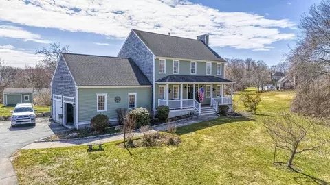 12 Old Pasture Ln, Westport, MA 02790